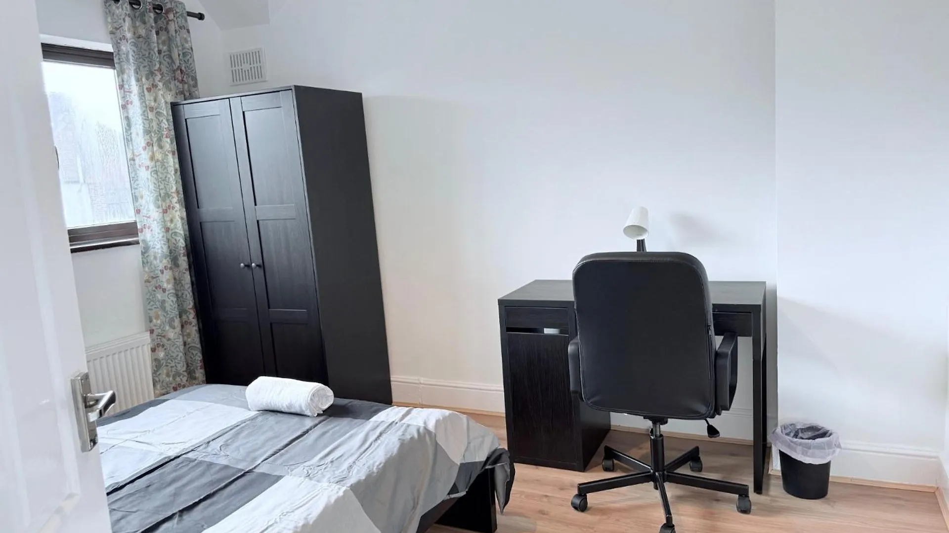 Fountain House And Bell House Apartment Dagenham